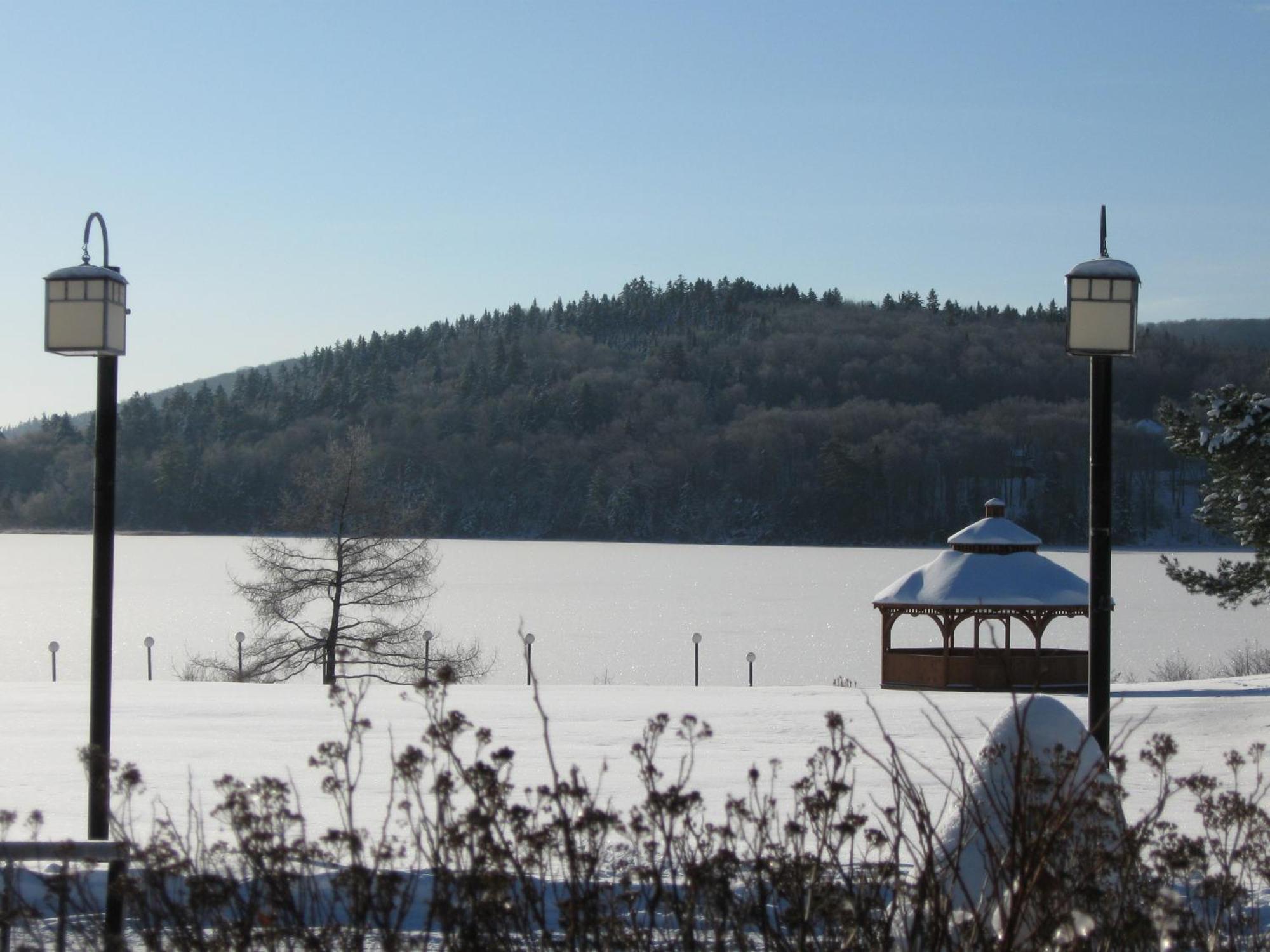 Le Manoir Du Lac Delage Стонгем Екстер'єр фото
